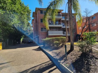 View profile: Easy Walk to Station & Woolworth's Centre