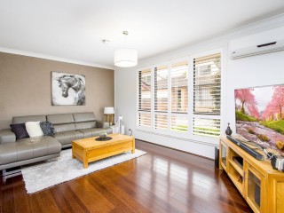 View profile: Superb, Renovated Split-Level Villa- Pet Friendly!