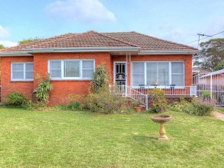 View profile: Outstanding Location! 5 Minute Walk to Station!
