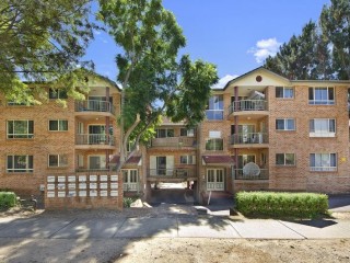 View profile: Renovated unit with Air Conditioning