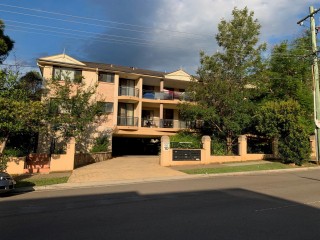 View profile: Ensuite! Gas cooking!  A/C! Pool in Complex!