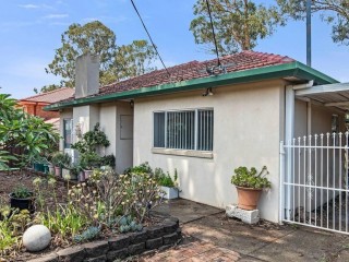 View profile: Great Location!! 1 Bedroom Flat with Air-conditioning!!!Water and Gas Included!!!