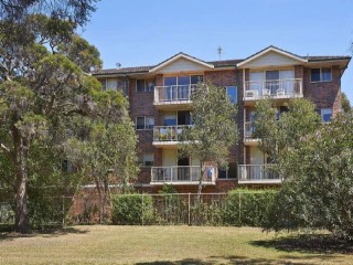 View profile: Two bedroom unit within outstanding location! Stroll to school, station & hospital!