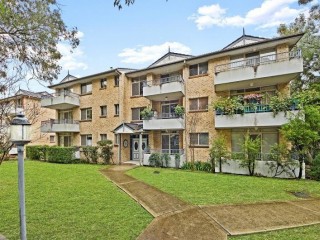View profile: 2 Minutes Walk to Station!!
