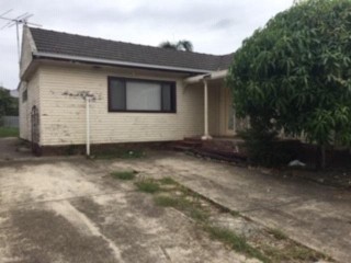 View profile: Close to amenities and 4 huge bedrooms !